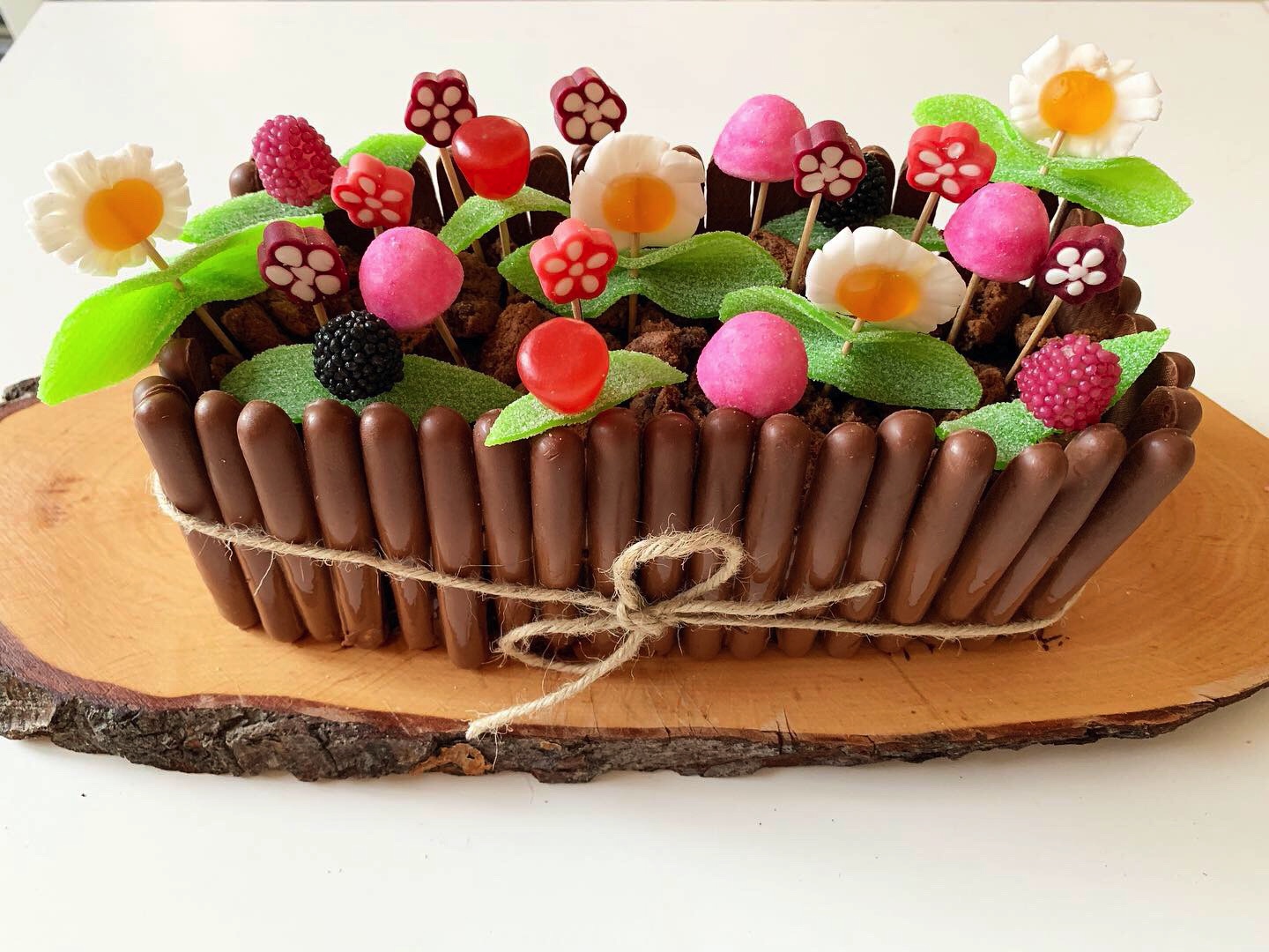 Diy Creer Une Jardiniere En Bonbons Les Petits Culottes Diy Creer Une Jardiniere En Bonbons Les Petits Culottes