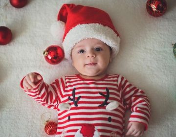 Premier Noël de bébé : vivez un moment magique !