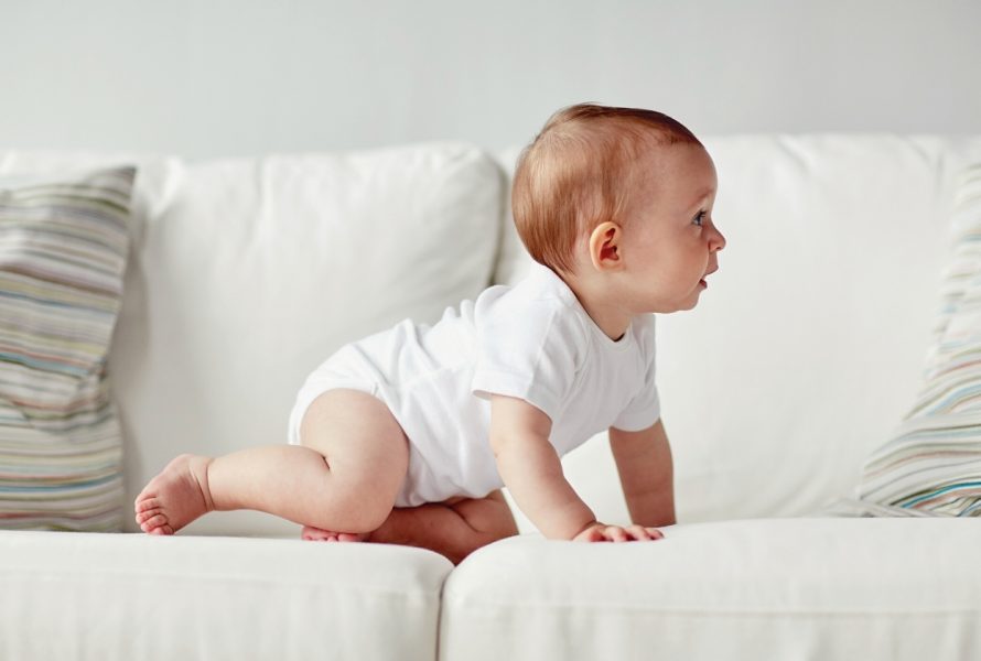 Quand bébé grandit, il est temps de passer aux couches-culottes.