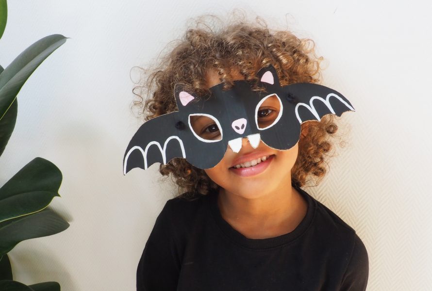 Un joli masque de chauve-souris pour fêter Halloween