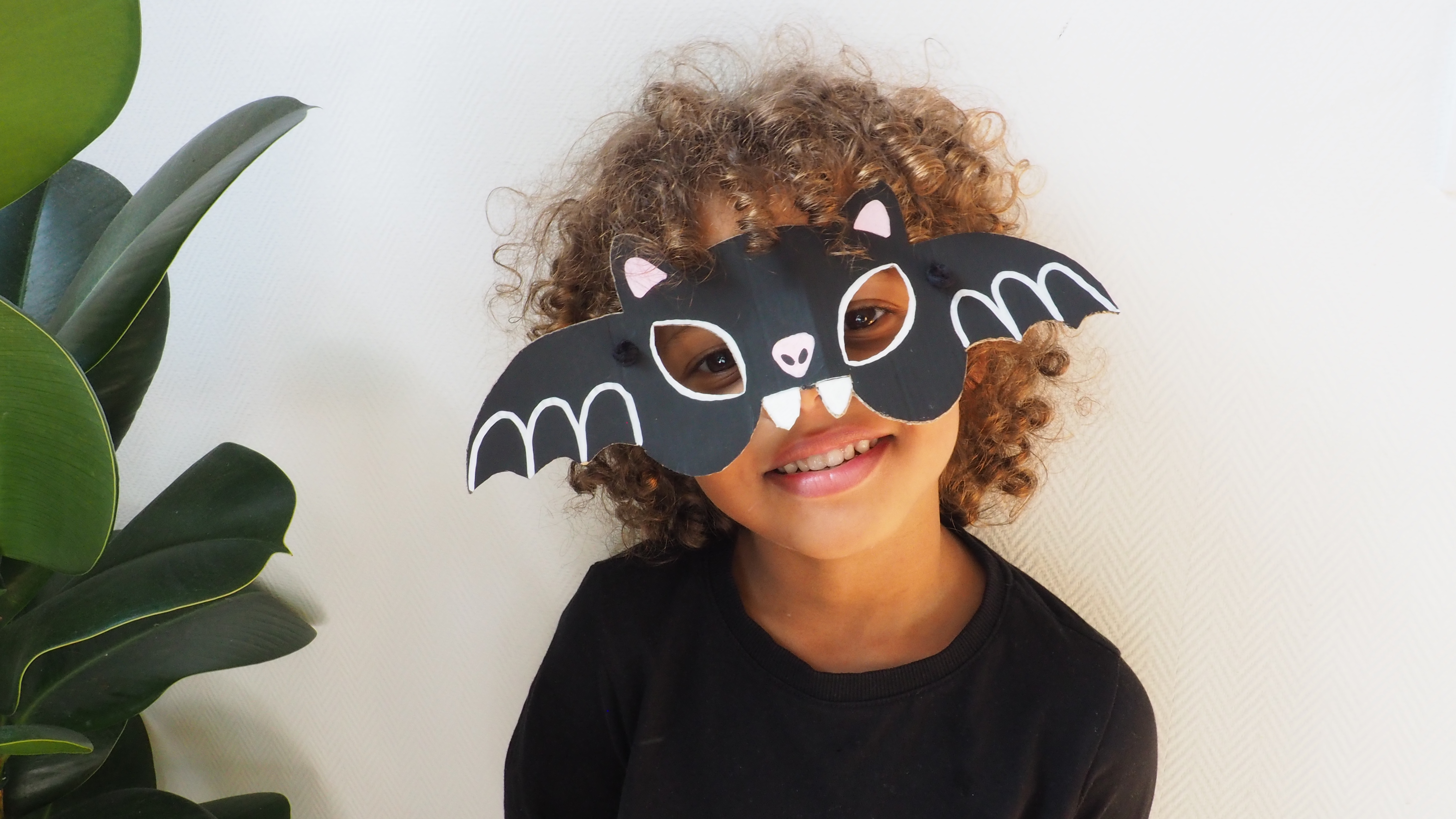 Masque Halloween à Imprimer Et Découper ▷ Fabriquer un Masque pour Halloween : la Chauve-Souris ! - Les petits culottés