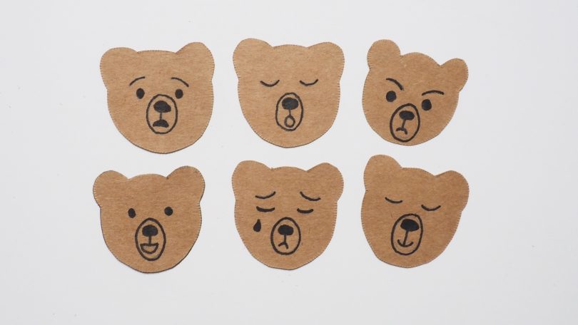 Tous les oursons en carton traduisent des émotions
