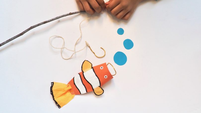 Jeu de pêche à la ligne pour jeune enfant, DIY par Alice Gerfault