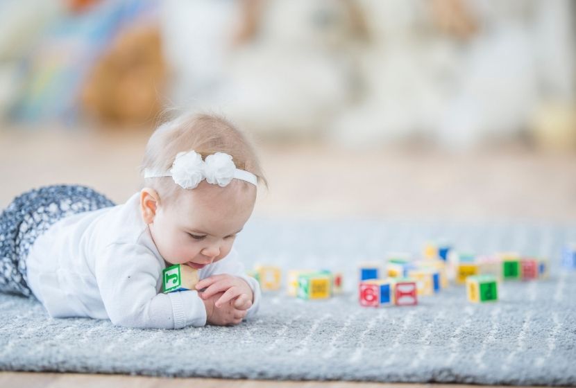 Balle d'activités bébé pour enfants dès 3 mois