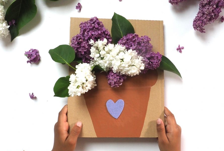 mangifique carte de fete des meres avec de jolies fleurs a inserer