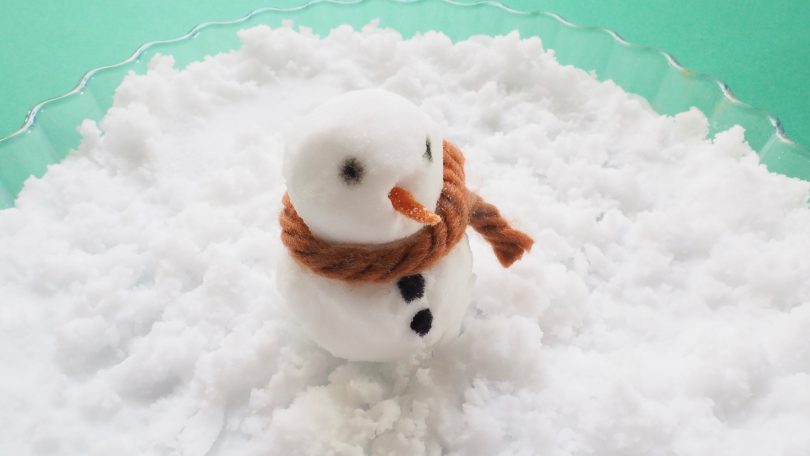 Fabriquer un petit bonhomme de neige artificiel