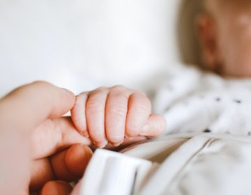 Sommeil de bébé : comment l’aider à trouver son rythme les premiers mois