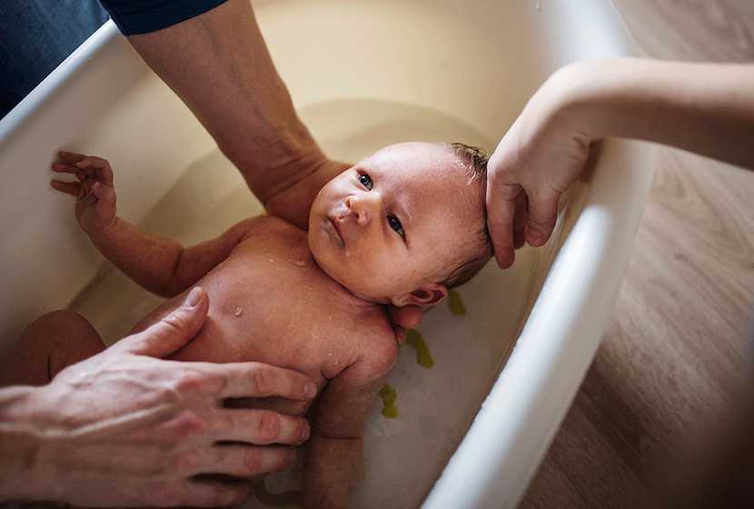 Comment favoriser l'éveil aquatique de bébé ?