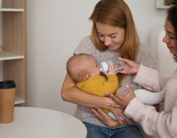 Bébé refuse le biberon, que faire ?