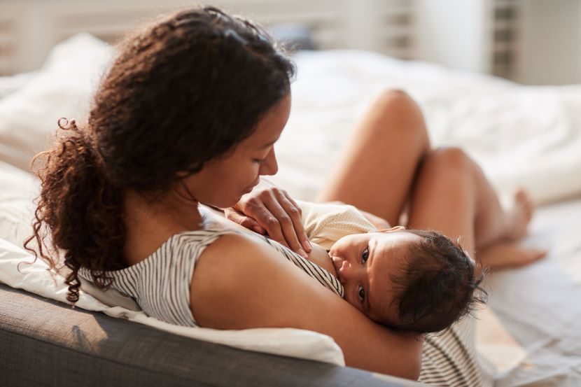 Peut-on mélanger 2 laits infantiles ? Conseils et Recommandations