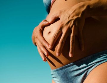 Bien-être pendant la grossesse : yoga, méditation et soins naturels