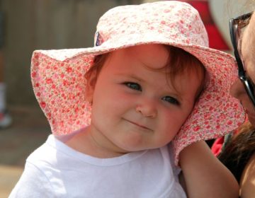Protéger bébé de la chaleur : les bons réflexes de l’été