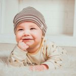 Faut-il s’inquiéter du hoquet de bébé ?