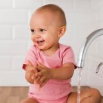 Peut-on donner de l&rsquo;eau à un bébé ?