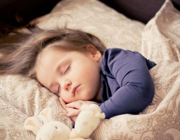 Température de la chambre pour bébé en été : quel réglage adopter en cas de canicule ?